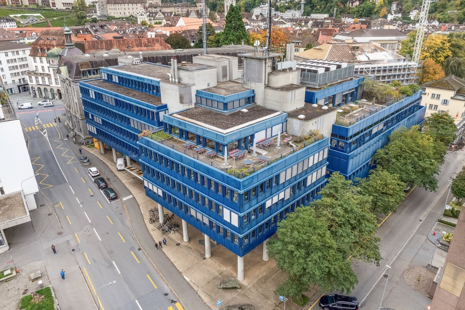 840m² office