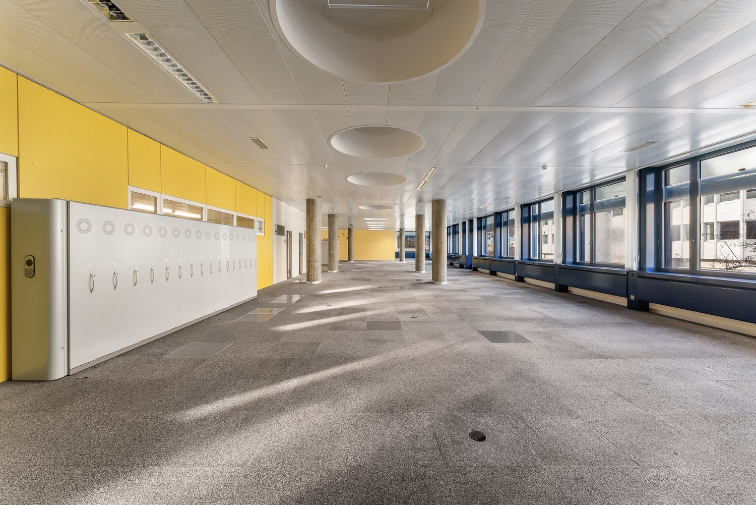 840m² office