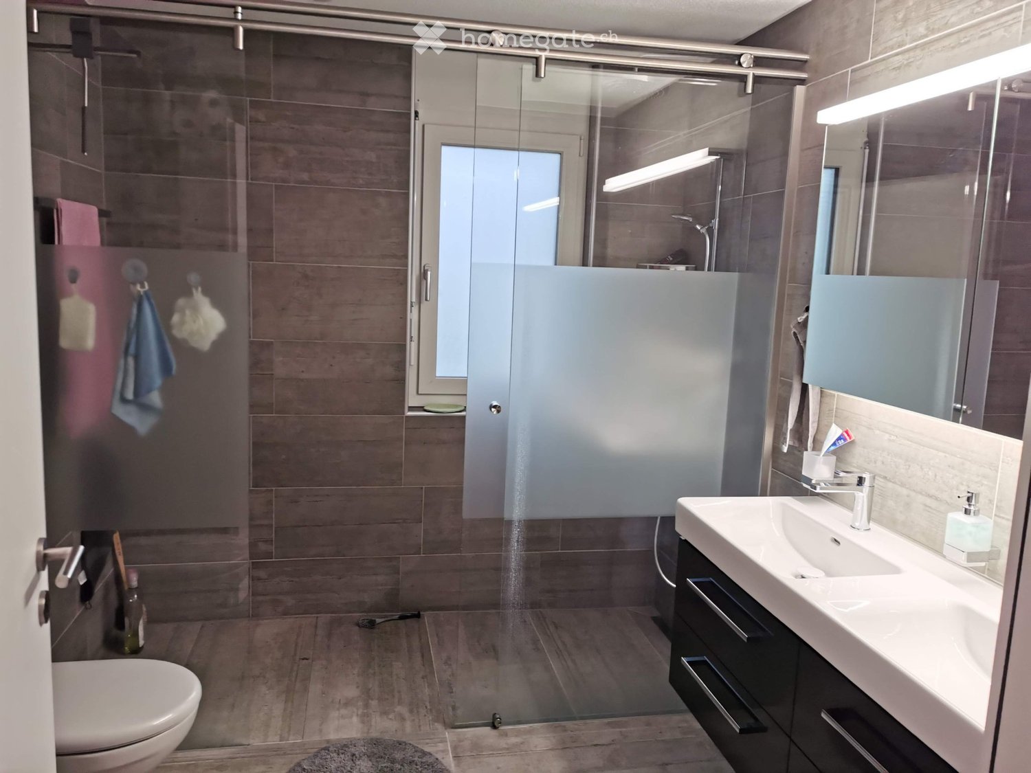 5 rooms apartment