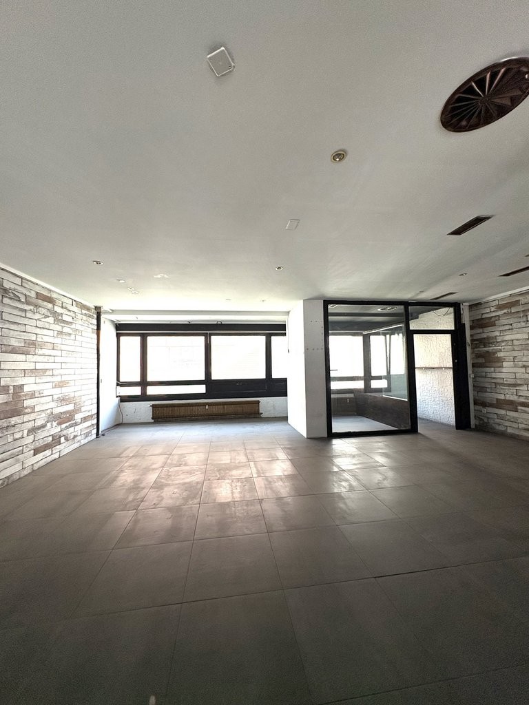 165m² commercial