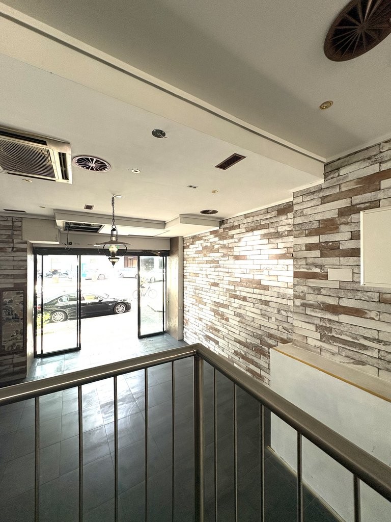 165m² commercial