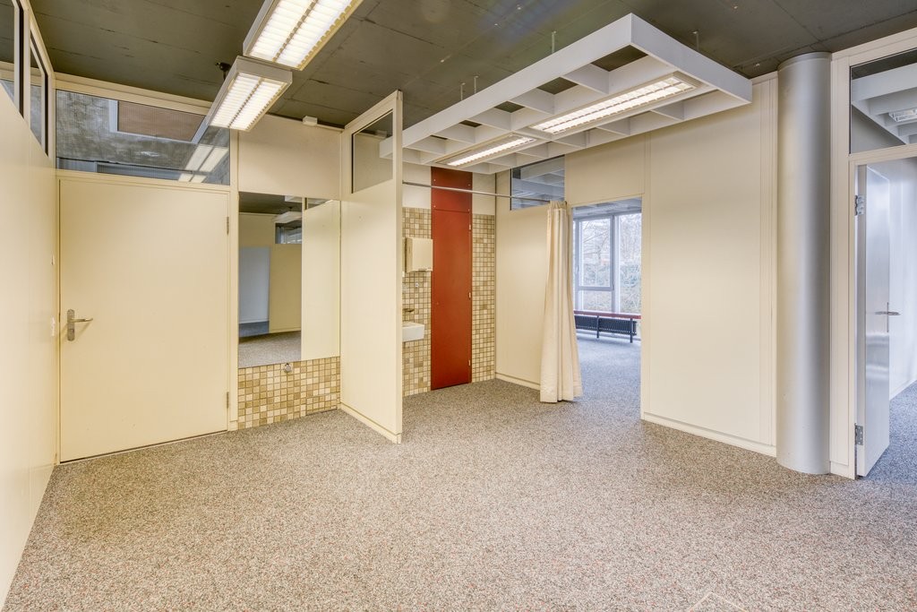 80m² commerciale