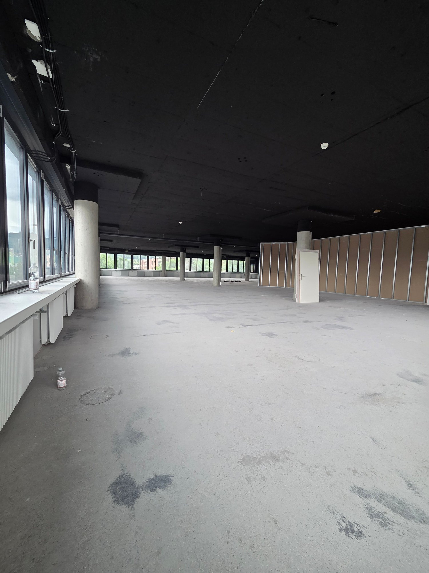 250m² commercial