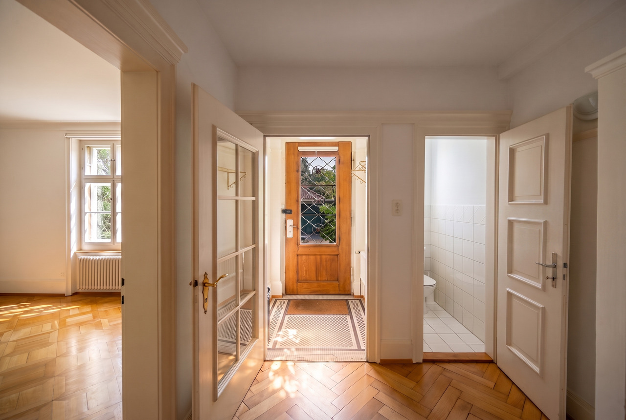 8-Zimmer-Einfamilienhaus