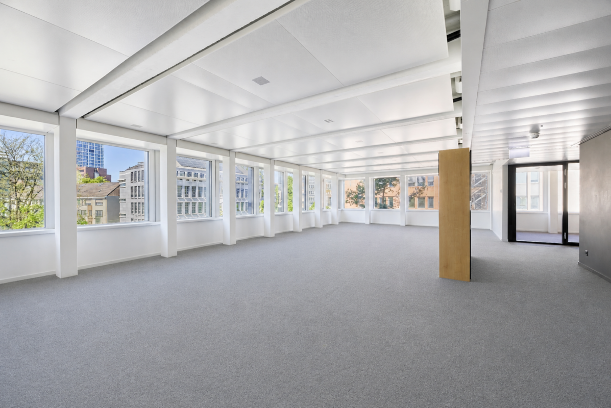 954m² office
