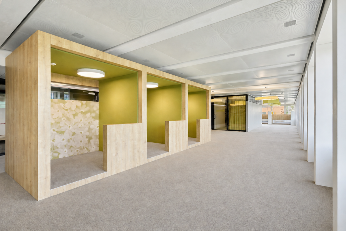 954m² office