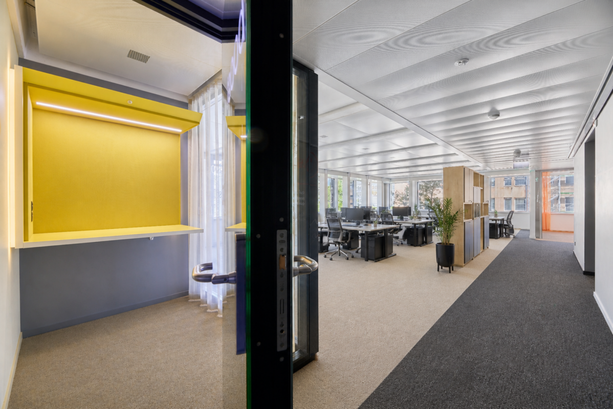 954m² office
