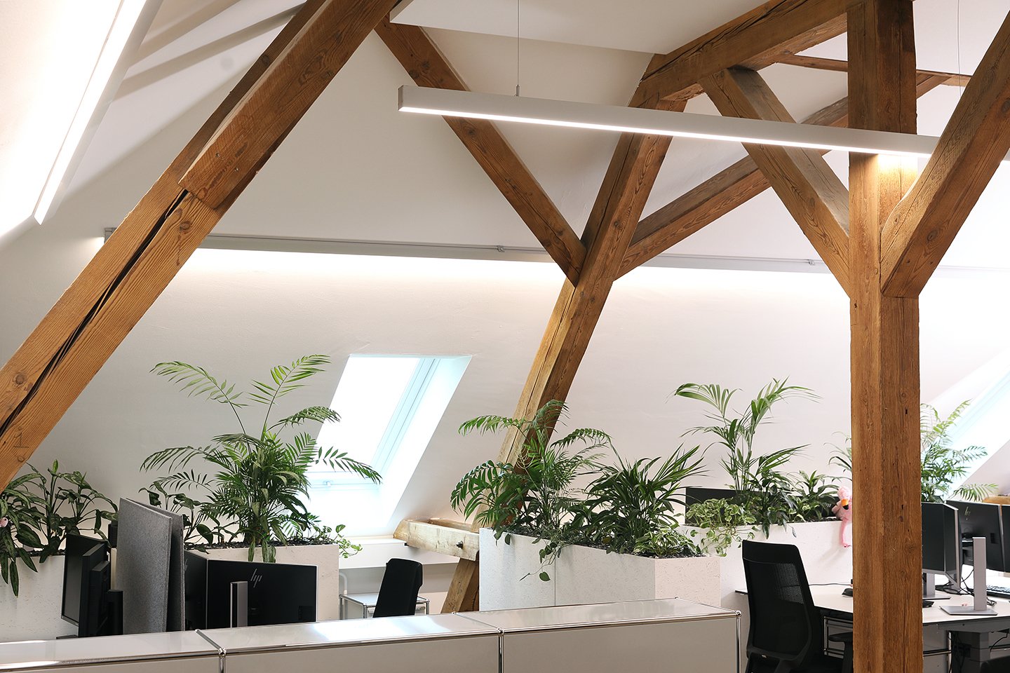 171m² office