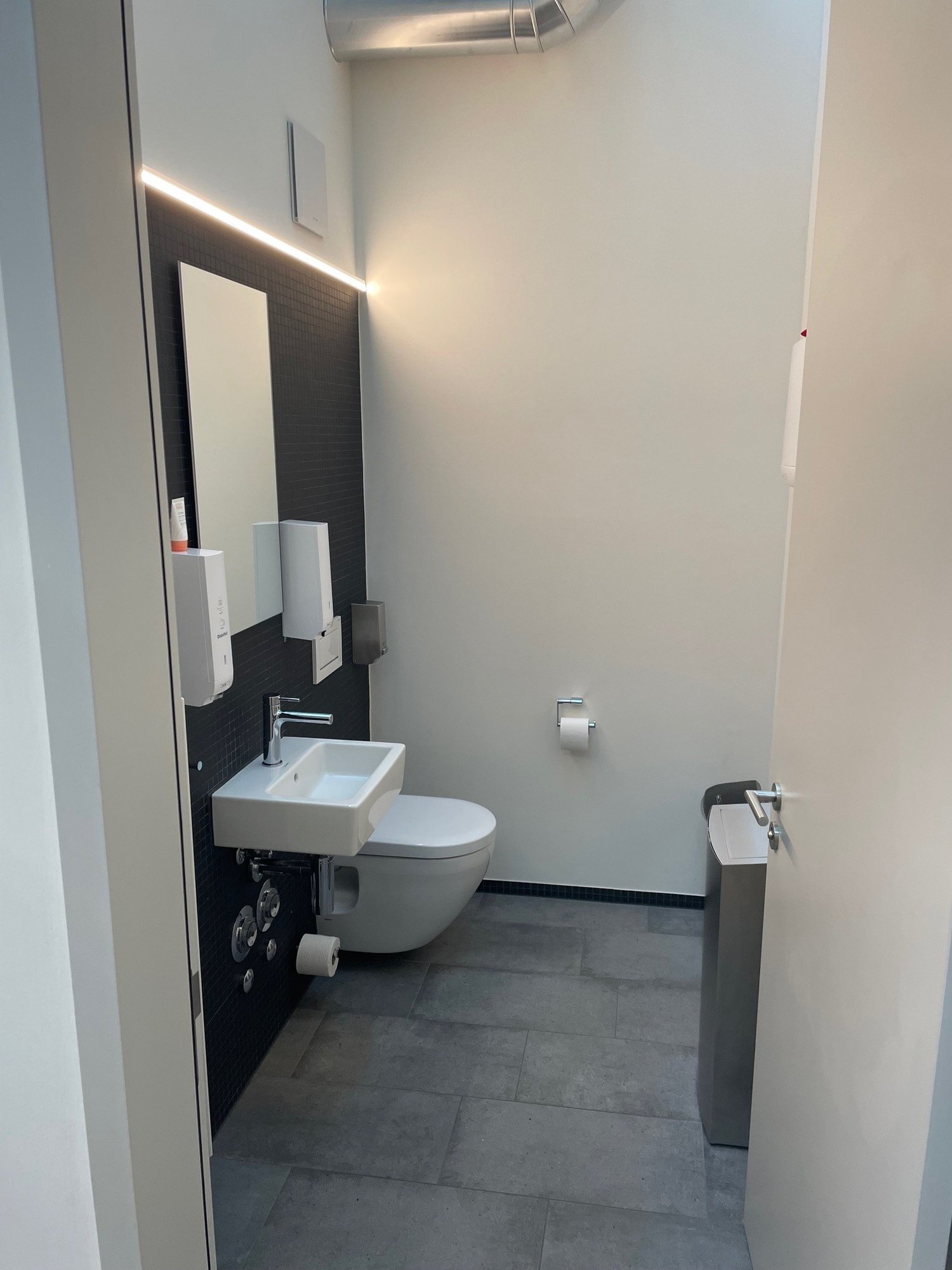 171m² office