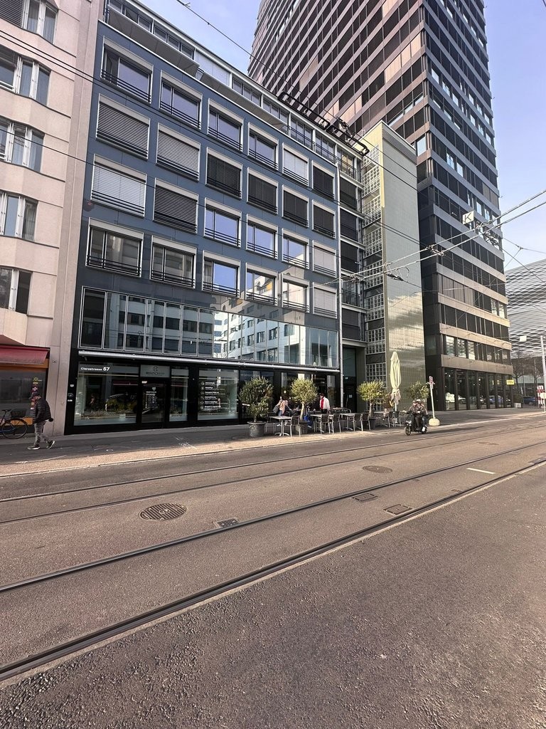 120m² commercial