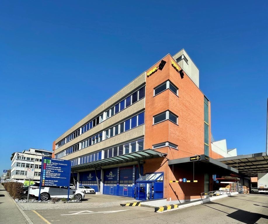 Locale di magazzino di 159m²