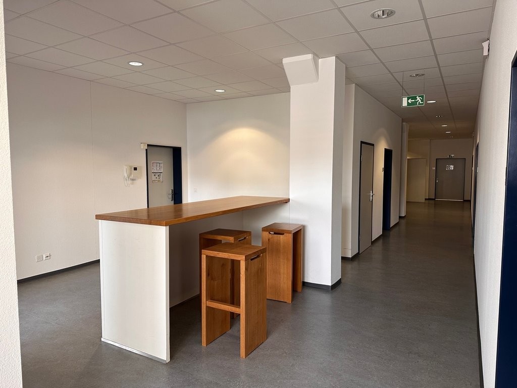356m² office
