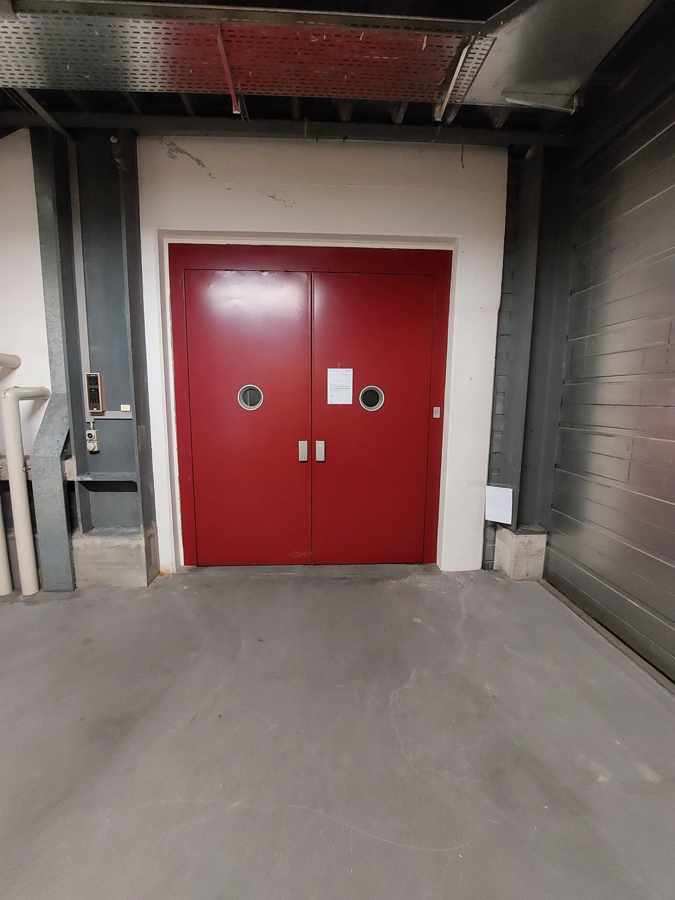 190m² commercial