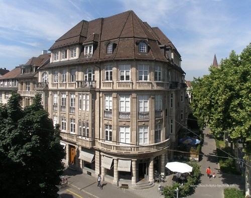 68m² shop