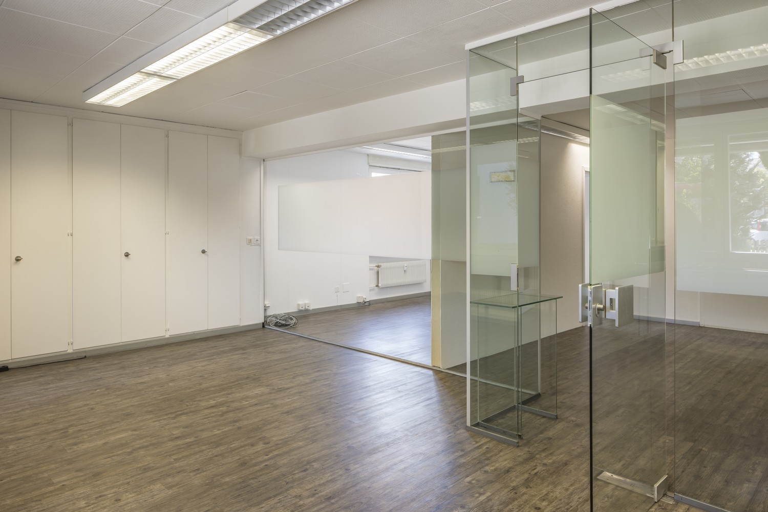125m² commercial