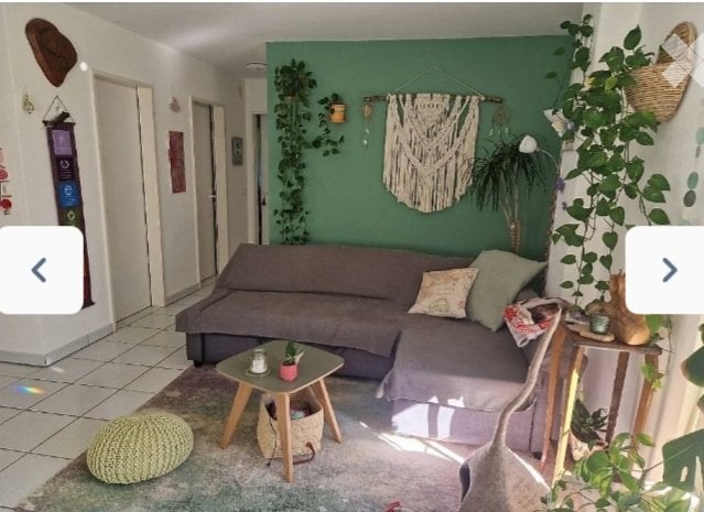Appartamento di 3 locali
Cucina e sala aperte
2 camere da letto
1 bagno
1 locale lavatrice
Balcone
Ripostiglio
Posteggio

Riscaldamento e acqua calda compresi
A 10 minuti da Locarno

Libero dal 1 novembre