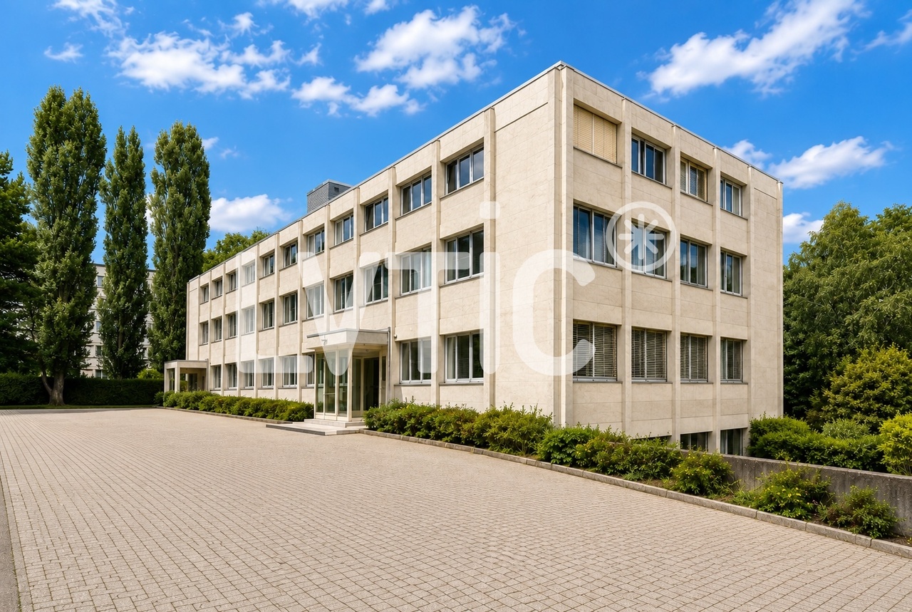 566m² office