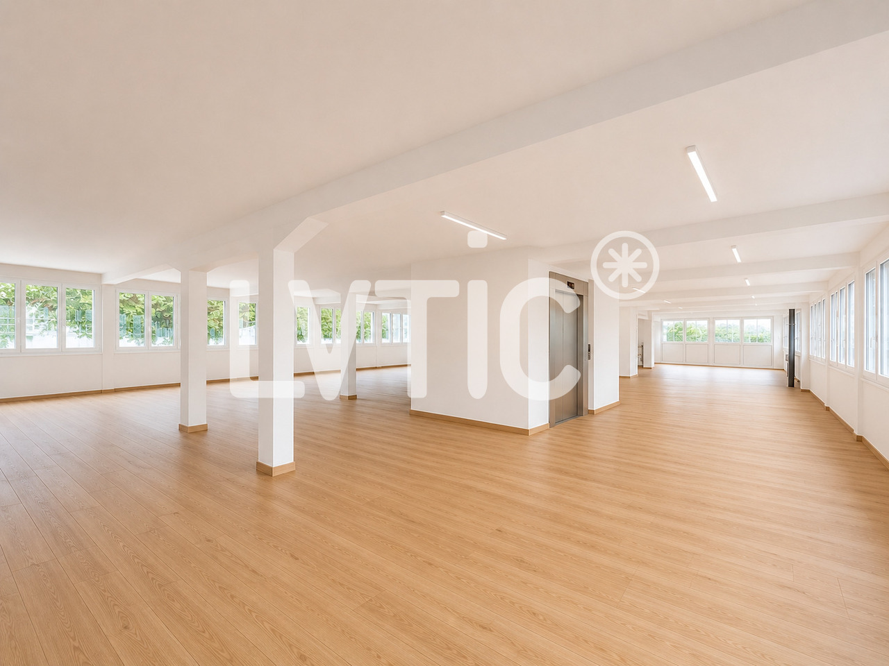 566m² office