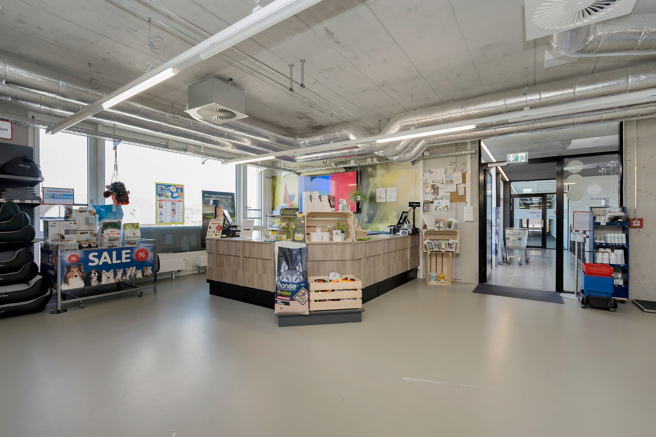 983m² commercial