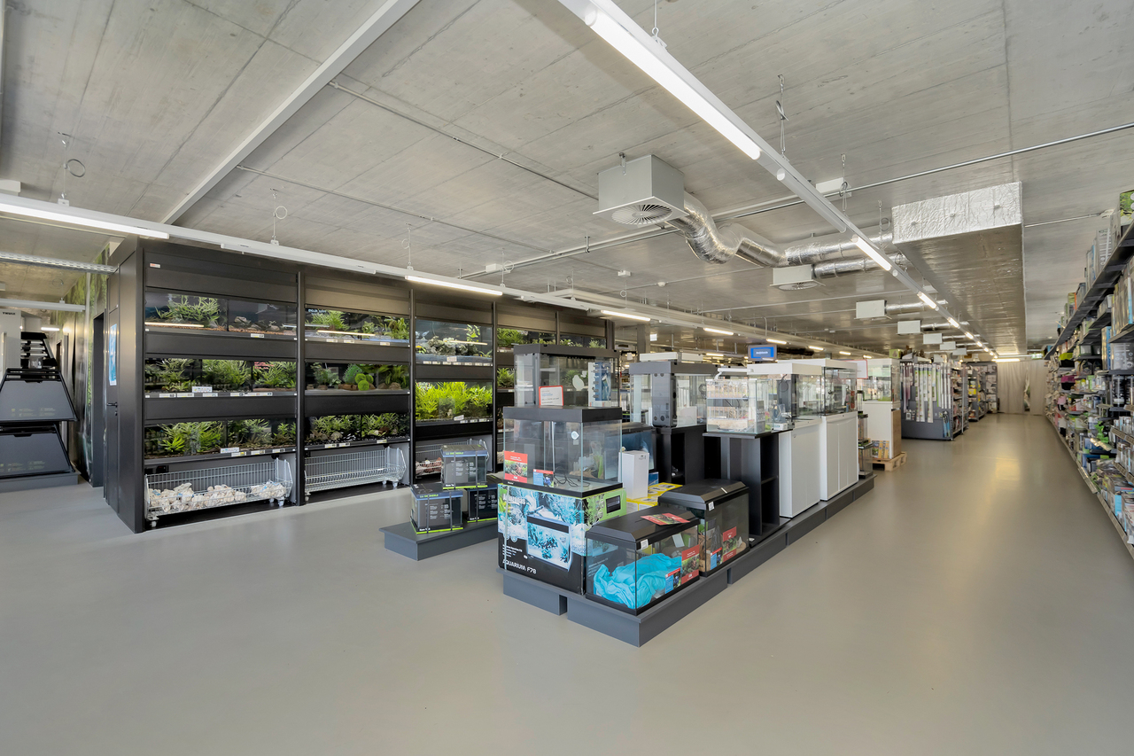983m² commercial