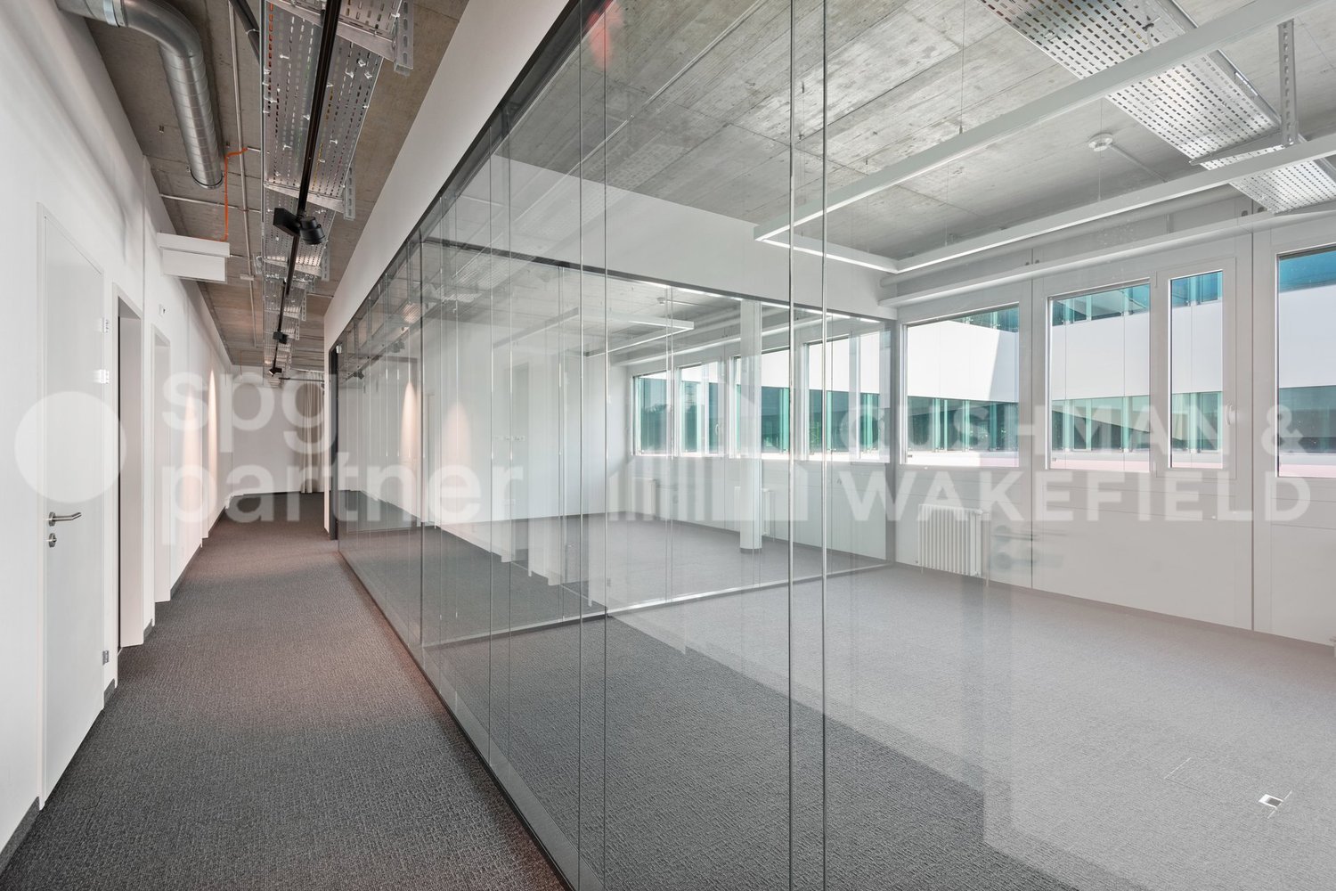 400m² office