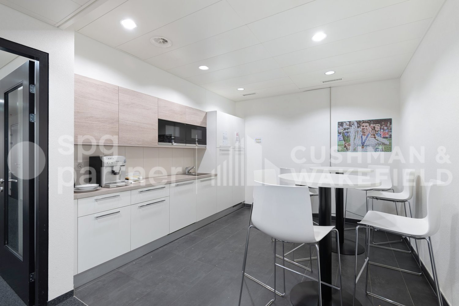 400m² office