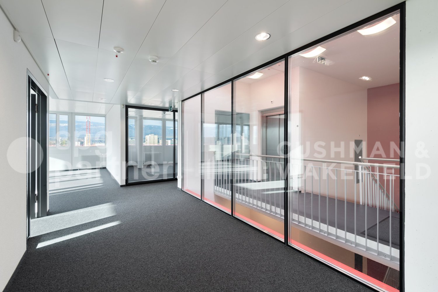 400m² office