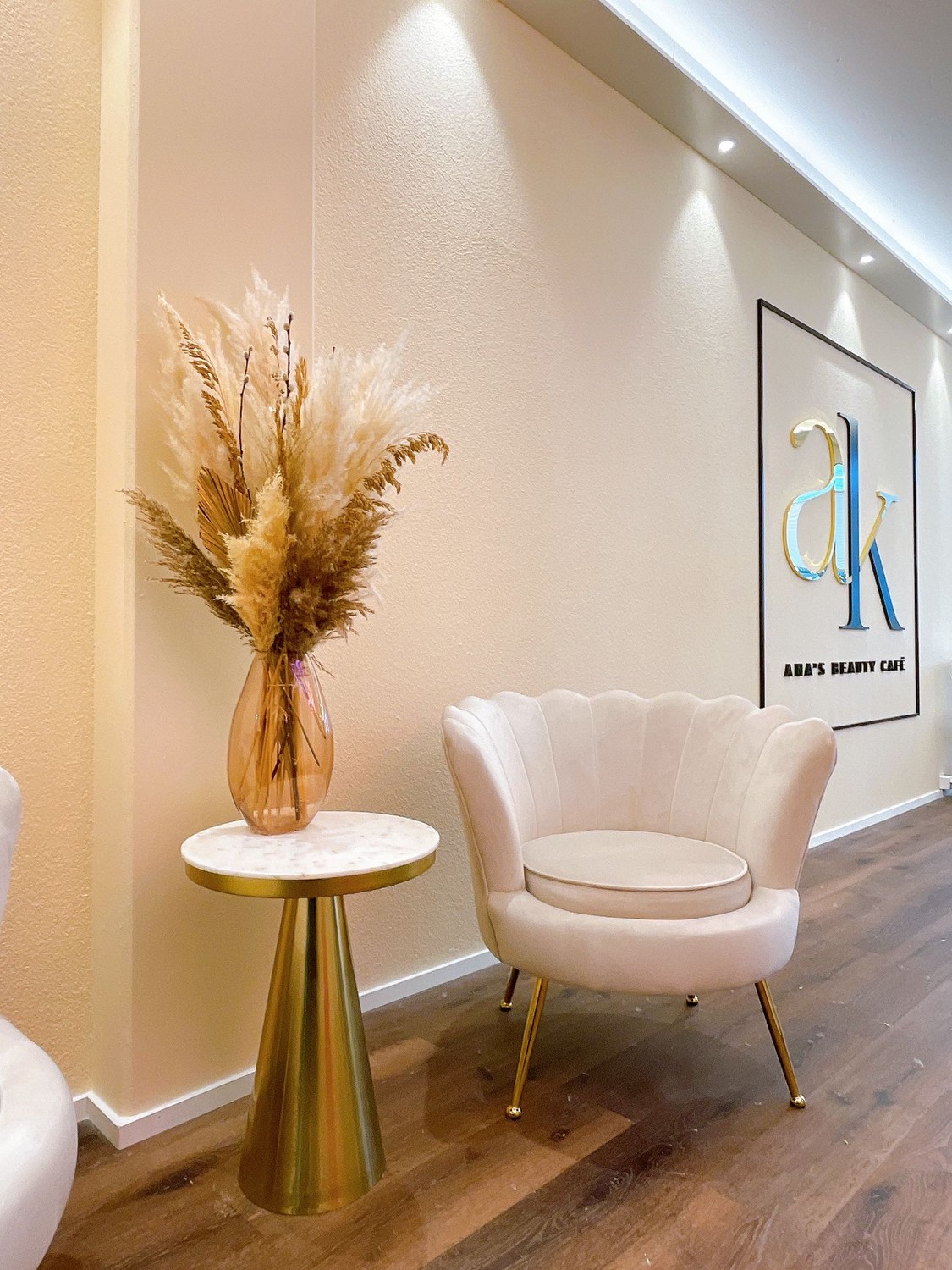 34m² commercial