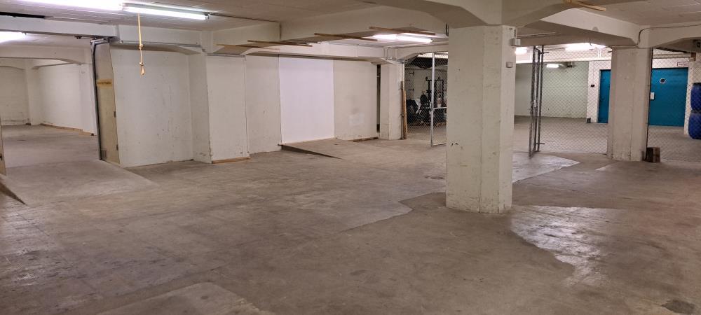 197m² storage room