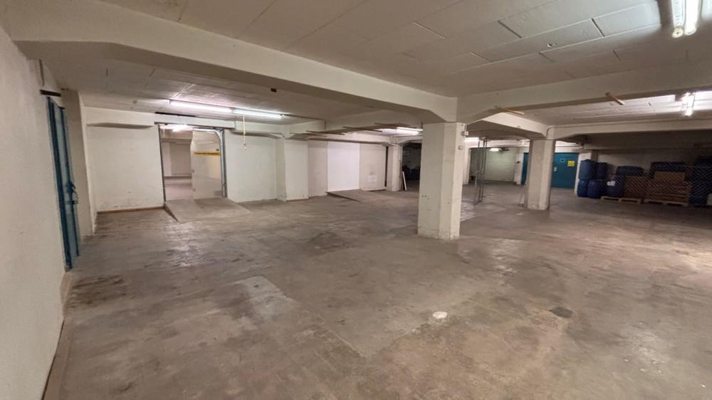 197m² storage room
