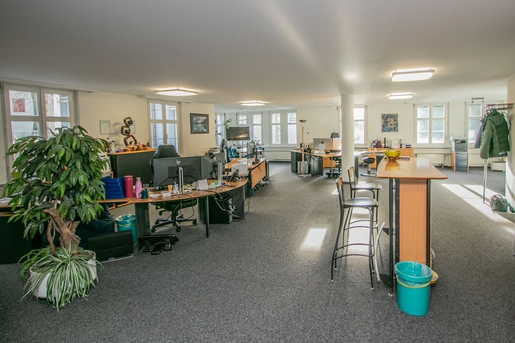 140m² office