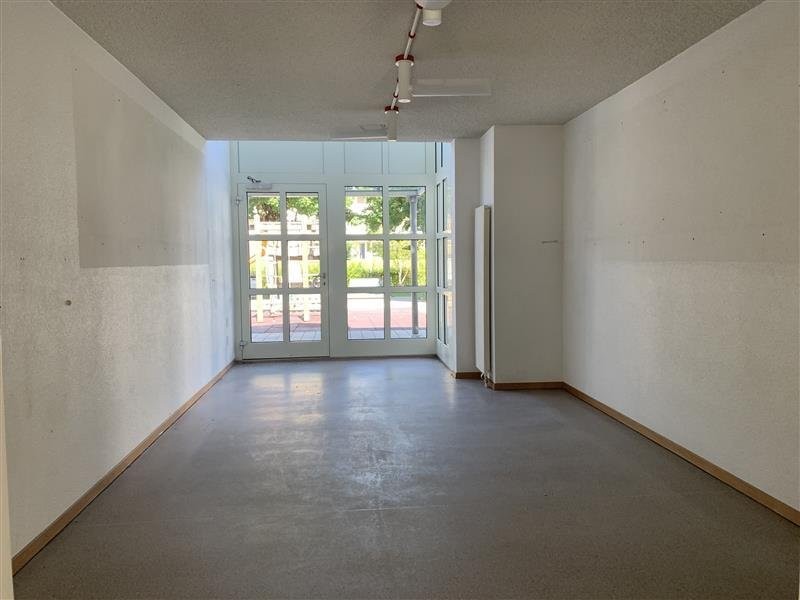 102m² commercial