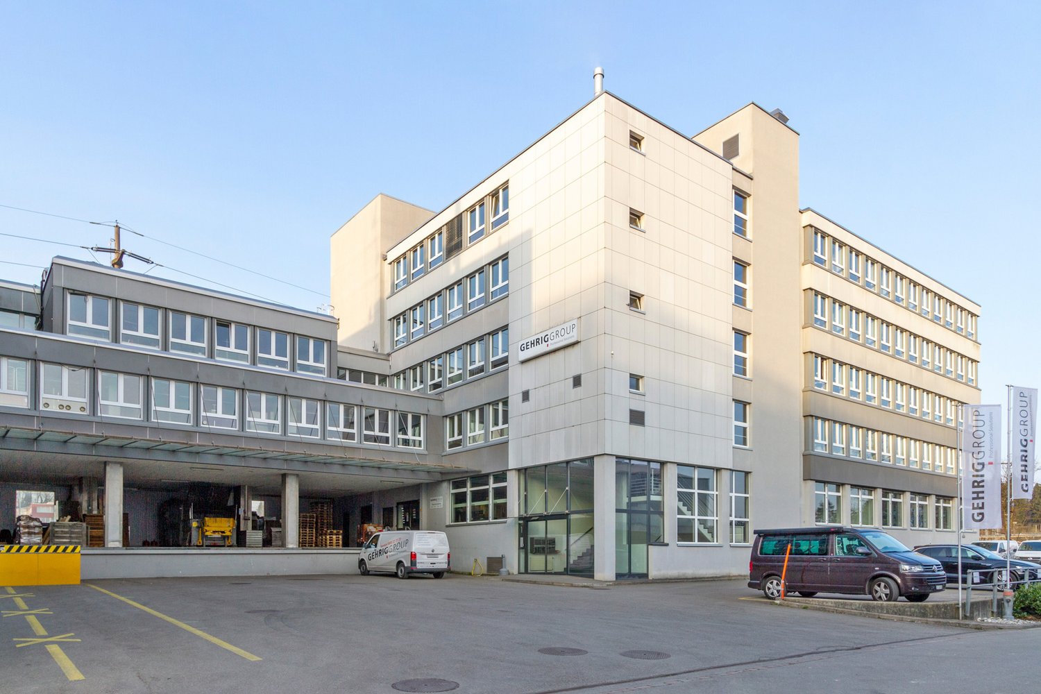 720m² office