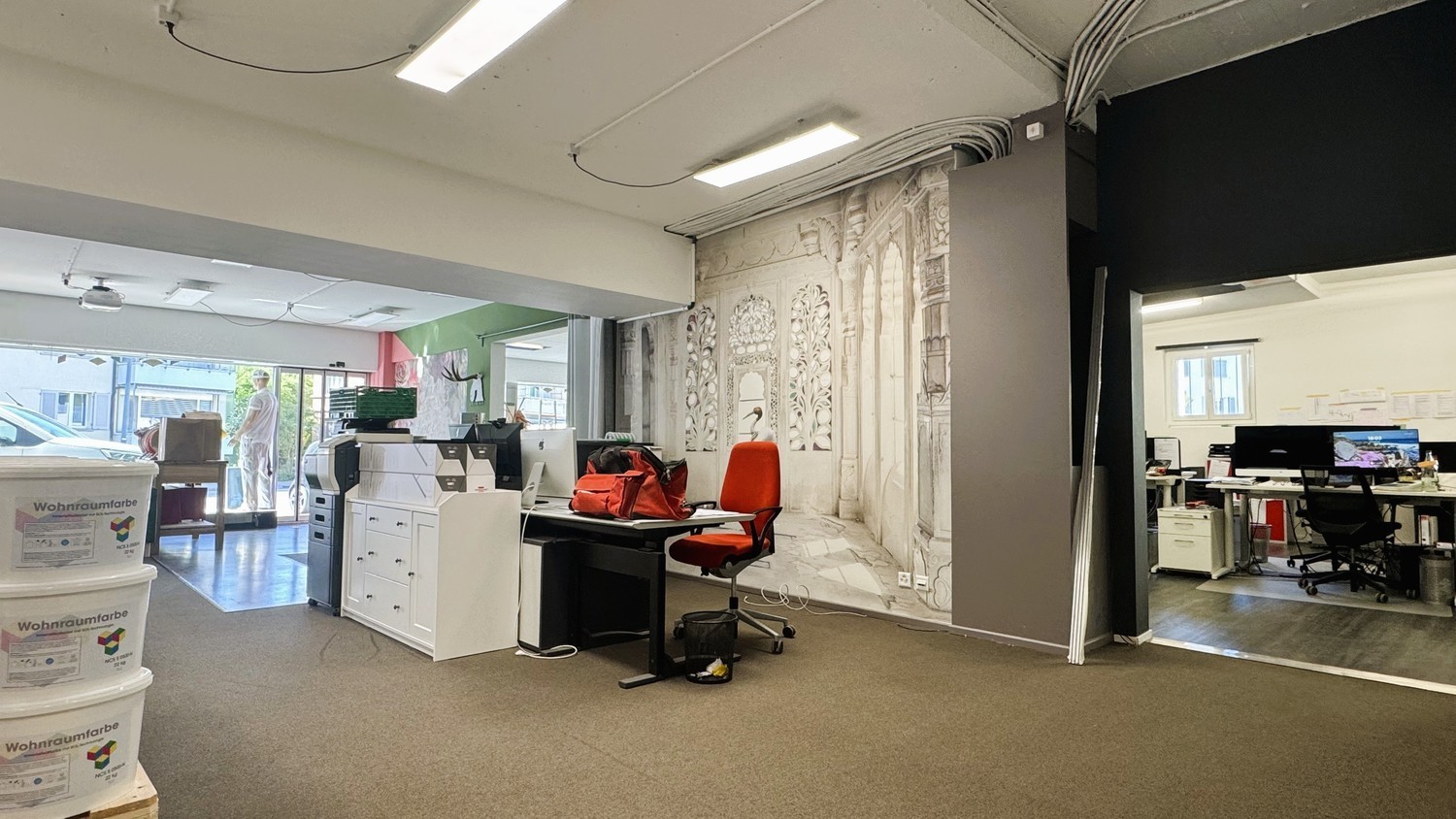 195m² commercial
