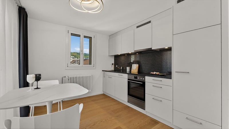 Möblierte 2 ½ Zimmer Wohnung