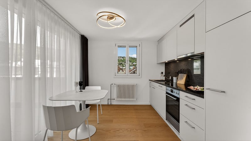 Möblierte 2 ½ Zimmer Wohnung
