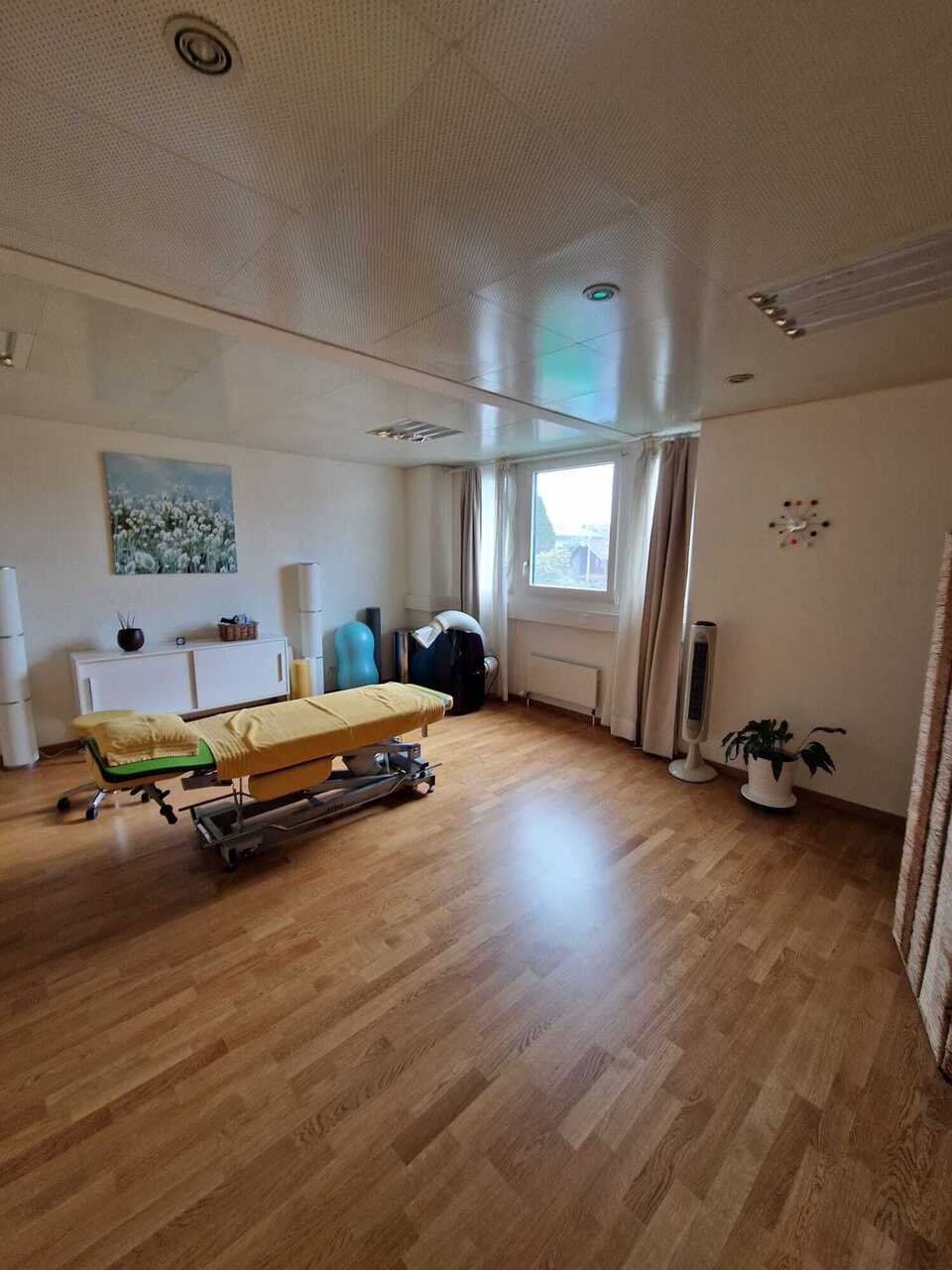 95m² commercial