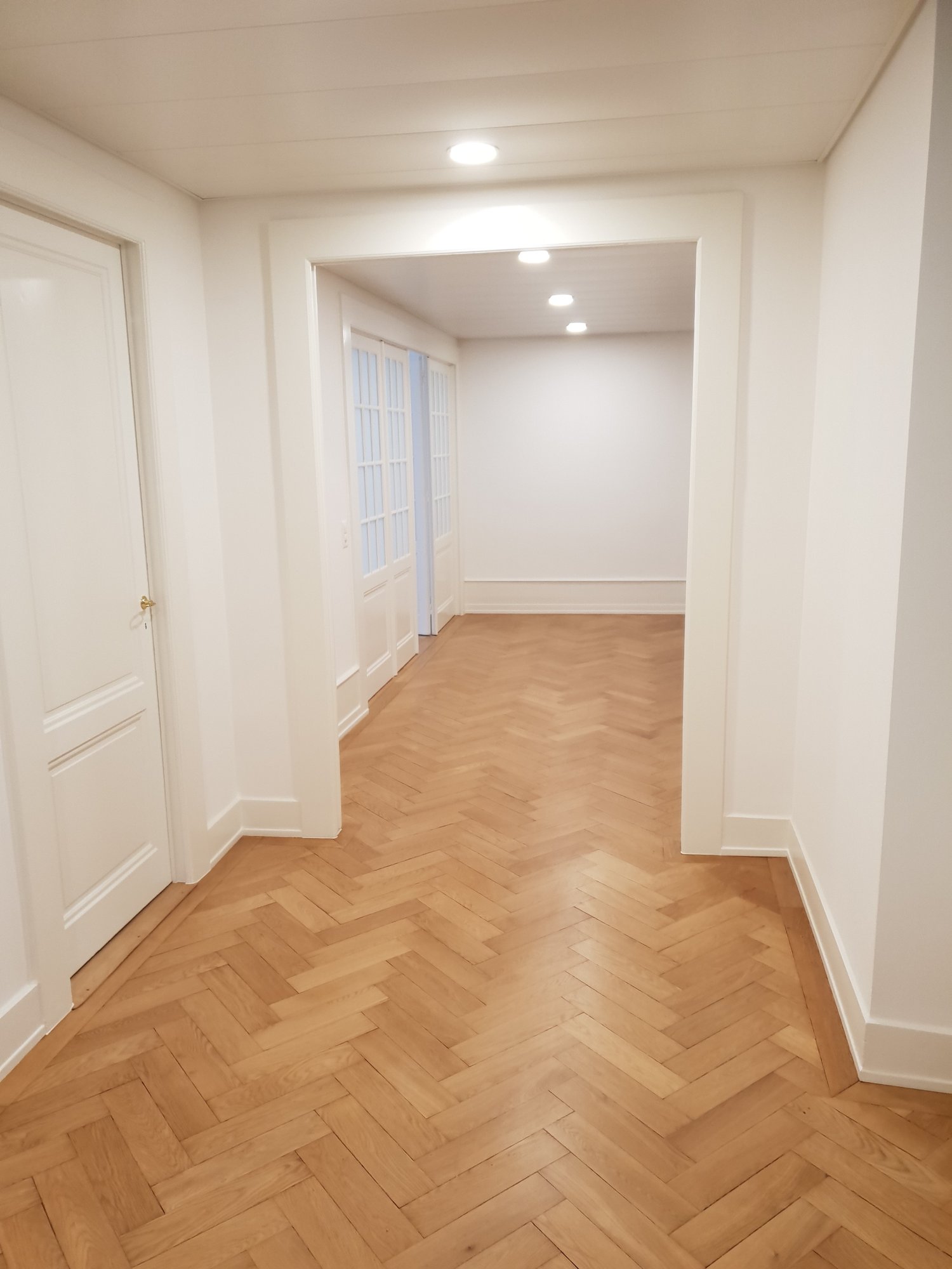 89m² office