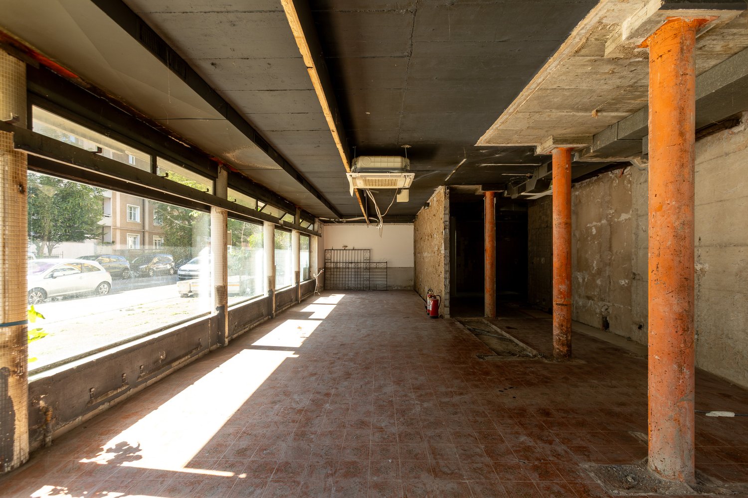 140m² office