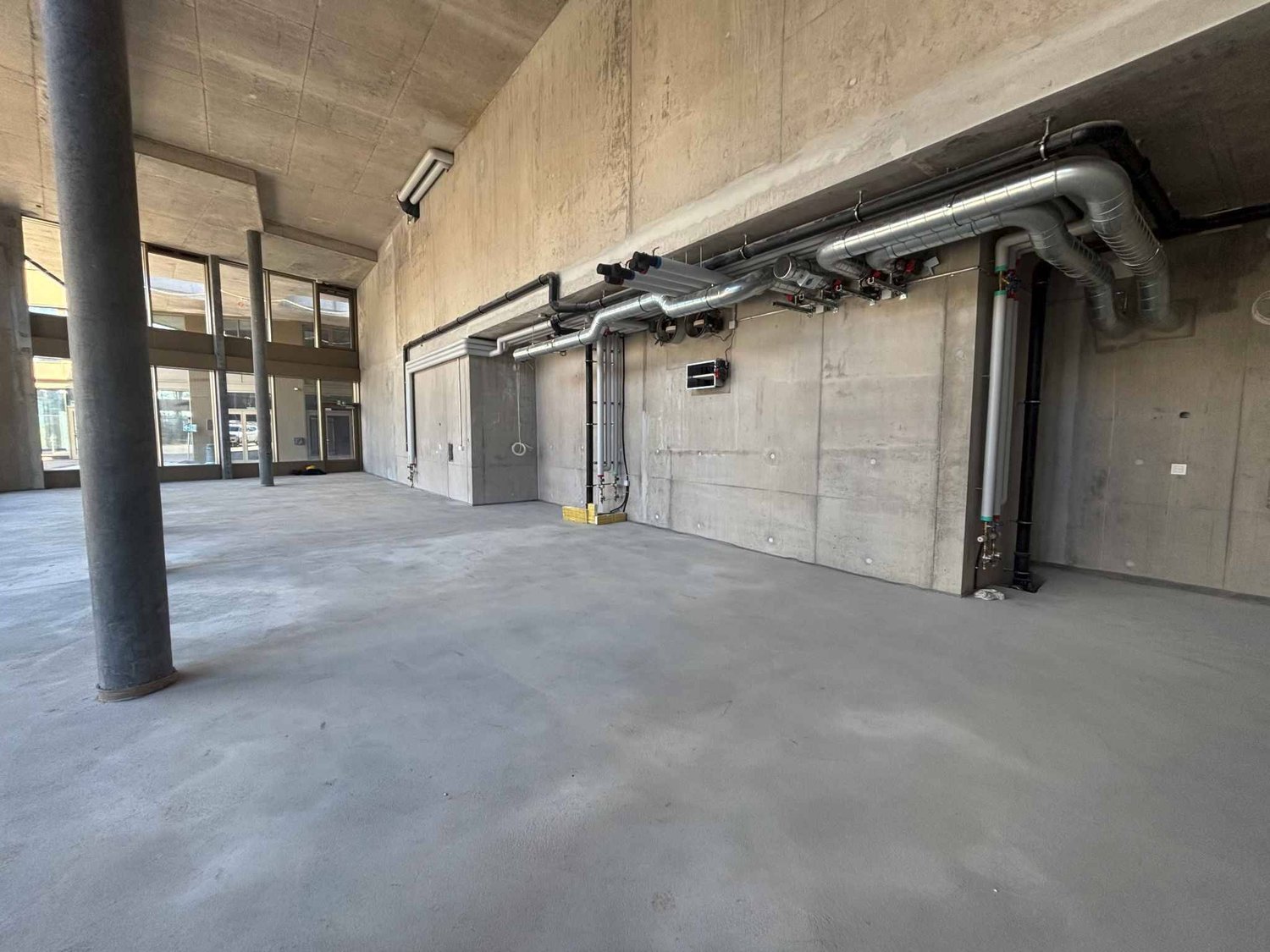 171m² arcade