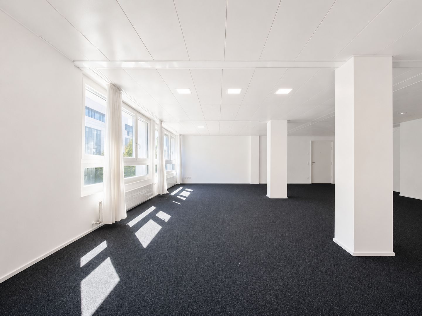 210m² office