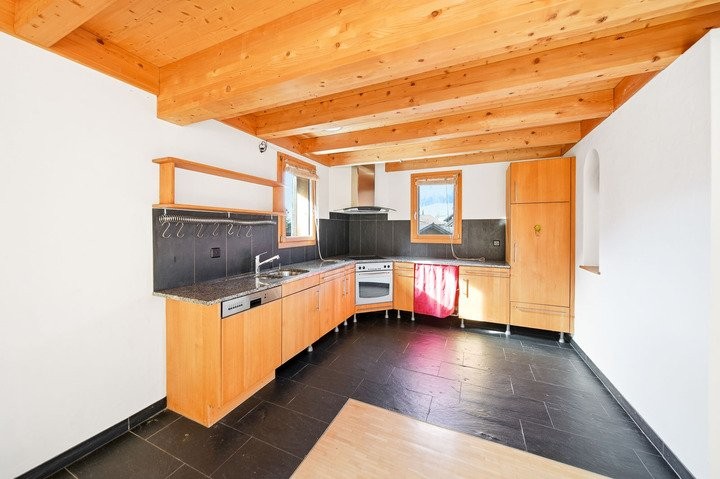 8 ½ rooms single house