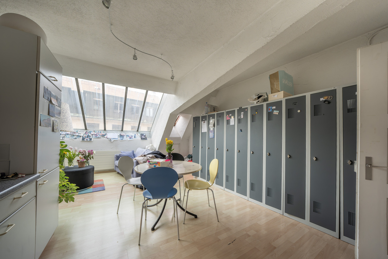 480m² shop