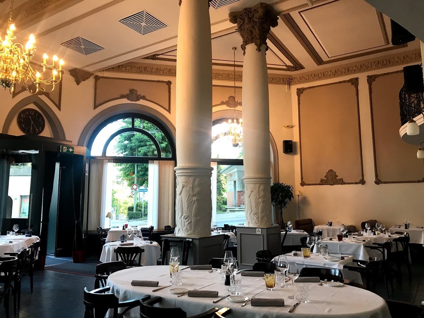 378m² restaurant