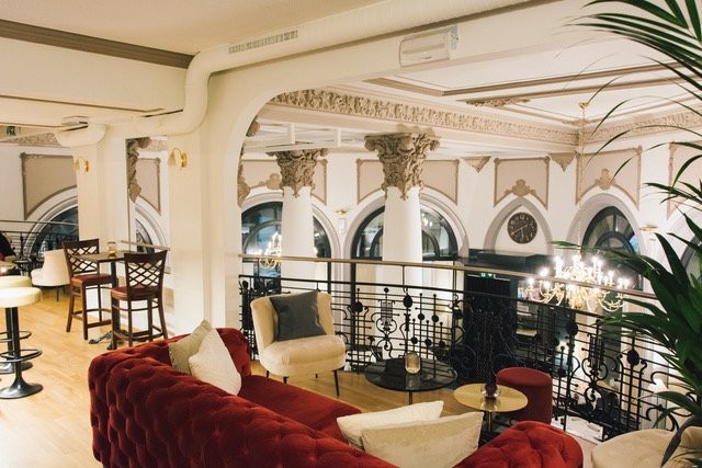 378m² restaurant