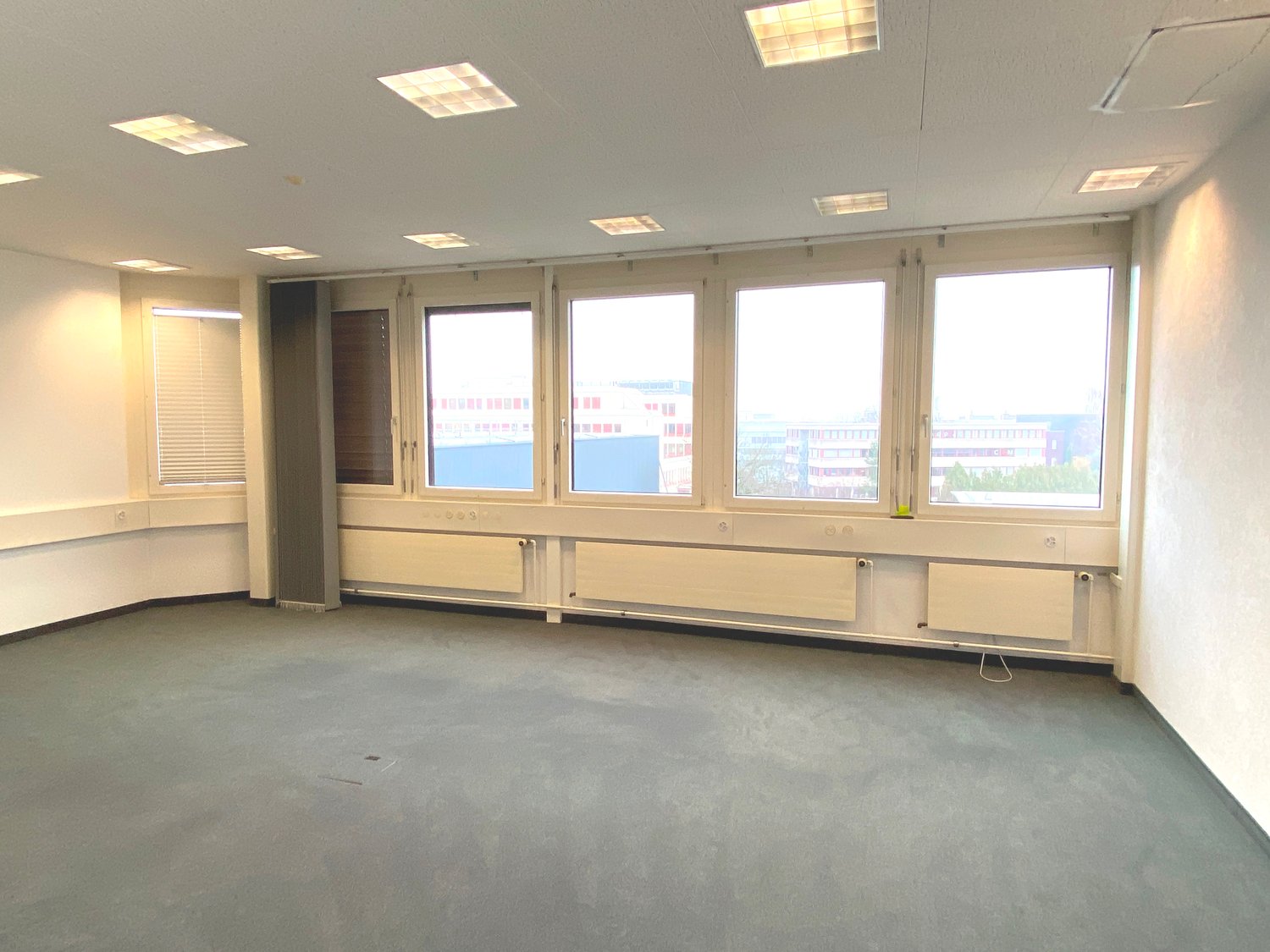 390m² commerciale