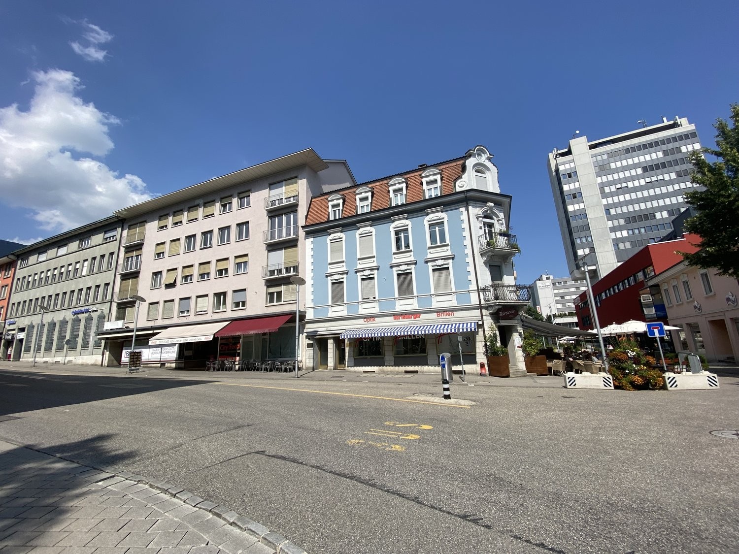 218m² office