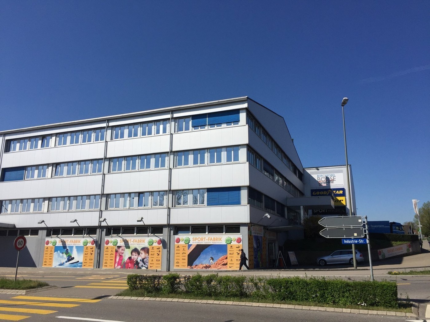 1600m² de bureaux