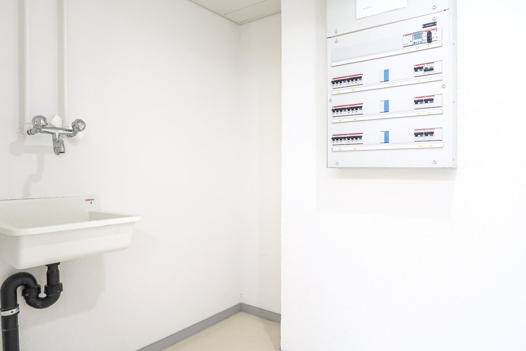 309m² office