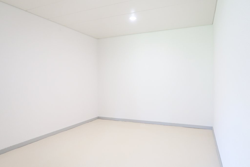 309m² office
